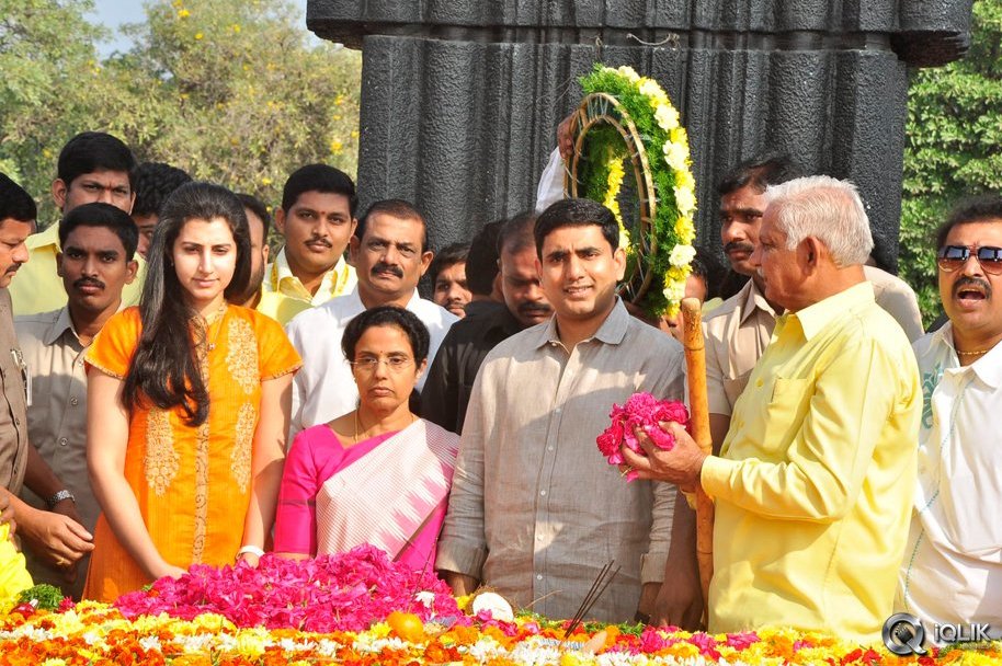 NTR-Family-Visit-to-NTR-Ghat-2016